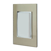 Placa Armada Sanelec Venecia con 1 Apagador Sencillo, 10A, Color Champagne/Café - imagen 2