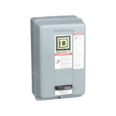 Arrancador magnético Schneider Electric Square D en gabinete NEMA 1 gris para control de motores, disponible en PEFSA | Productos Eléctricos y Ferreteros