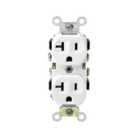 Contacto dúplex Leviton de 20A y 125V en color blanco con diseño NEMA 5-20R, disponible en PEFSA | Productos Eléctricos y Ferreteros