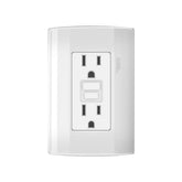 Contacto dúplex GFCI blanco Schneider Electric de 15A con placa de pared, ideal para áreas húmedas y seguridad.
