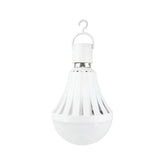 Foco LED de emergencia recargable Sanelec de 9W con luz fría, base E26 y gancho para colgar de PEFSA | Productos Eléctricos y Ferreteros