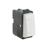 Interruptor de 3 vías Schneider Electric de 10A en color blanco, fabricado en policarbonato de alta calidad.