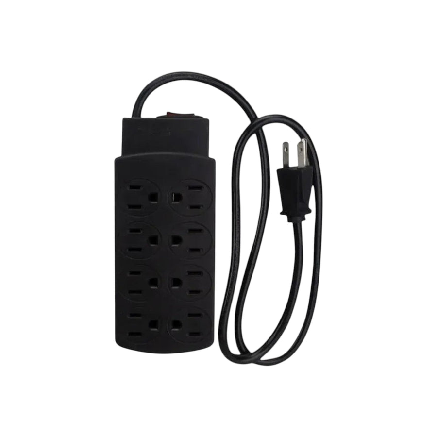 Multicontacto Sanelec de 8 tomas con supresor de picos y cable negro, disponible en PEFSA | Productos Eléctricos y Ferreteros