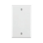 Placa ciega Leviton de urea blanca tamaño estándar para cajas eléctricas, disponible en PEFSA | Productos Eléctricos y Ferreteros