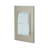 Placa armada Sanelec Venecia color champagne con dos apagadores sencillos para instalaciones eléctricas residenciales