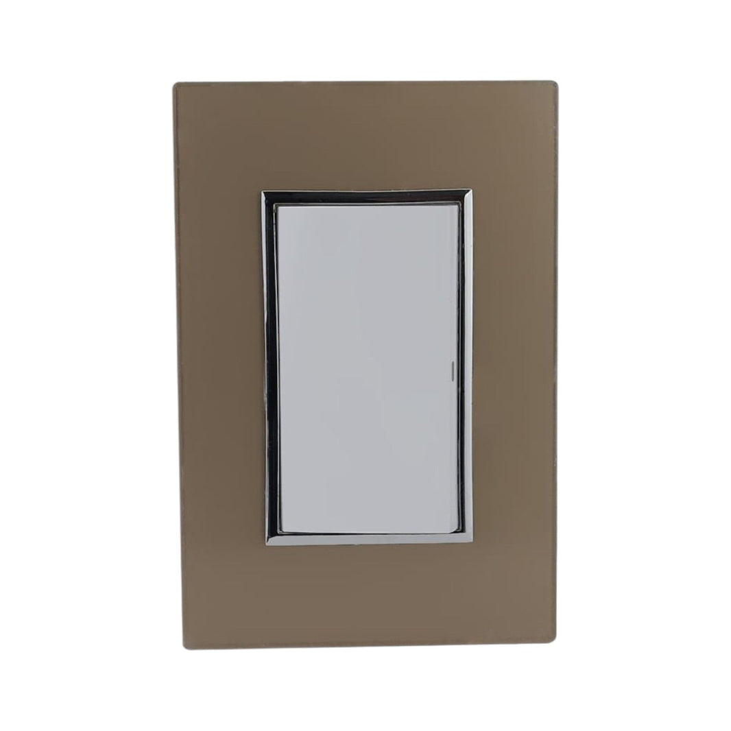 Placa Sanelec Línea Venecia Champagne con Apagador Sencillo 127V | SE345554